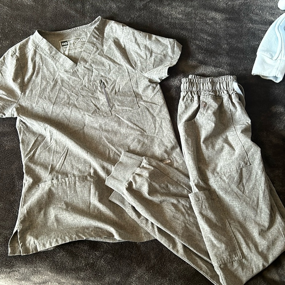 Med gear scrub set